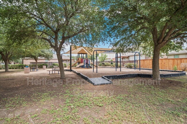 Building Photo - 136 Longhorn Way