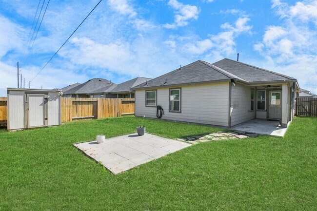 Building Photo - 7230 Victorville Dr