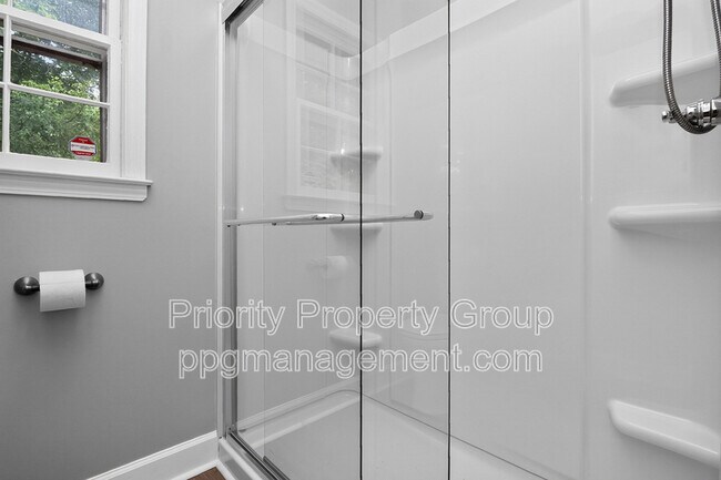 Building Photo - 3916 Piney Grove Rd