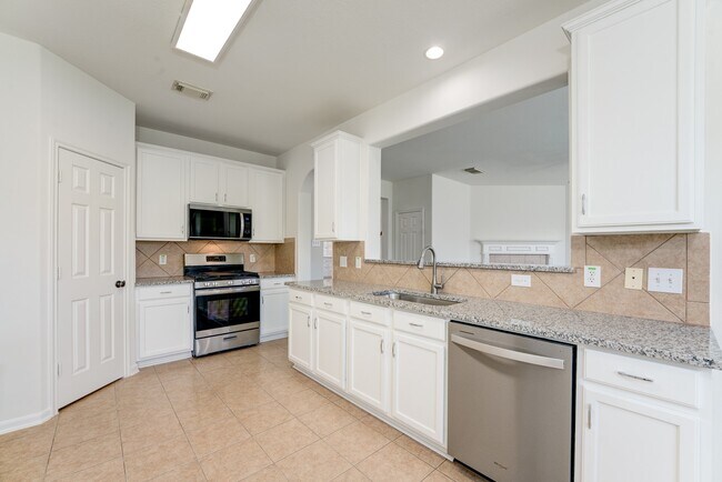 Building Photo - 16906 Shoal Park Dr