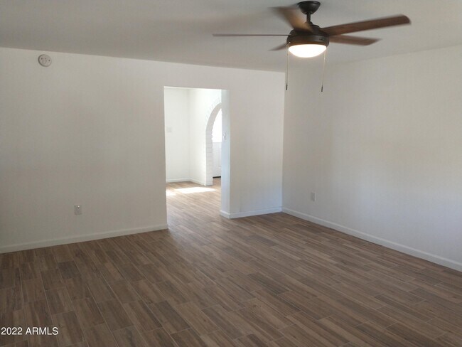 Building Photo - 13802 N 17th Ave