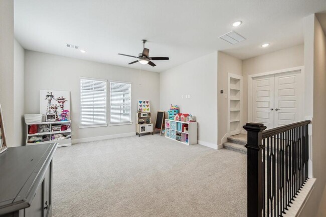 Building Photo - 14115 Garibaldi Dr