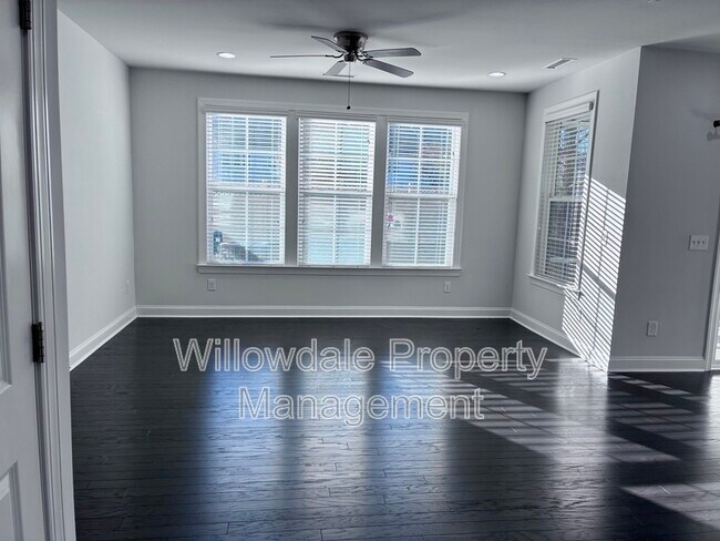 Building Photo - 1056 Midvale Ave