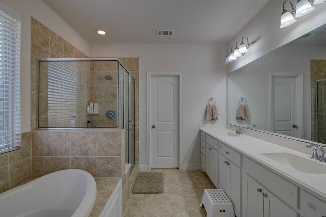 Building Photo - McKinney living at its finest 3,155 sqft., 4 bed 3 bath on a 7,455 sqft Lot