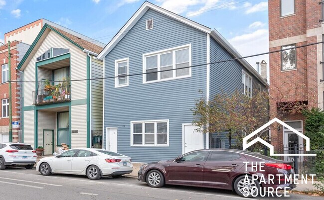 Building Photo - 2421 N Clybourn Ave