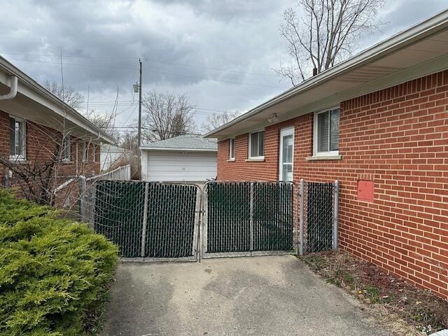 Building Photo - 18547 Hillcrest St