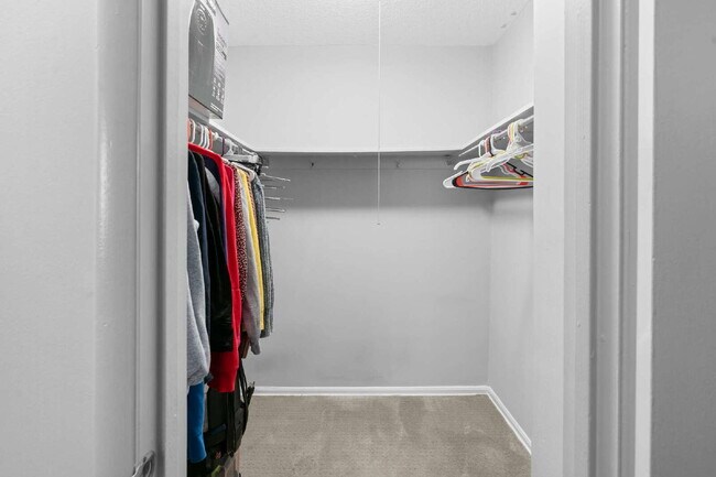 Building Photo - All-Inclusive Luxury Living in Rockville Town Center**