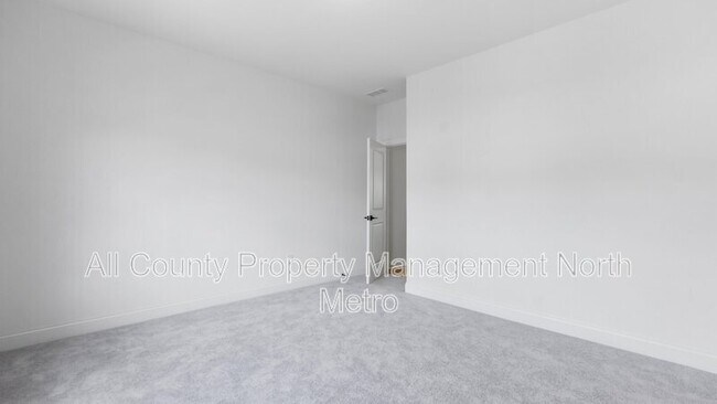 Building Photo - 298 Tillman Pass