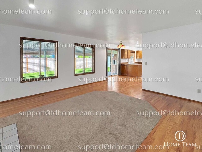 Building Photo - 1447 33rd St SE