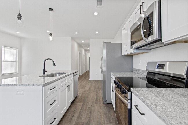 Building Photo - 1800 S Harrison St