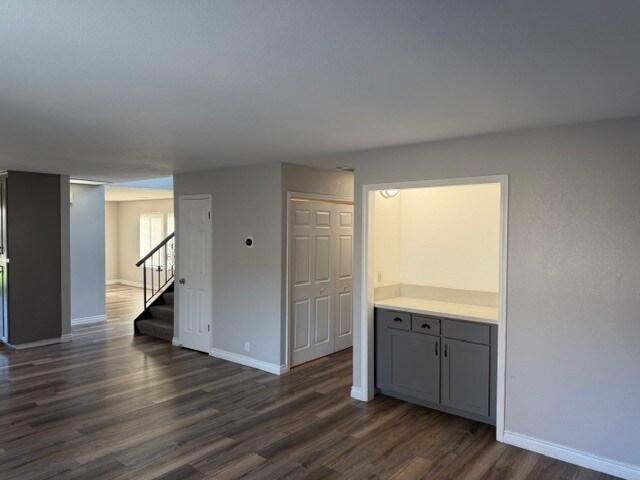 Building Photo - Manteca 4 Bedroom 3 Bathroom Home