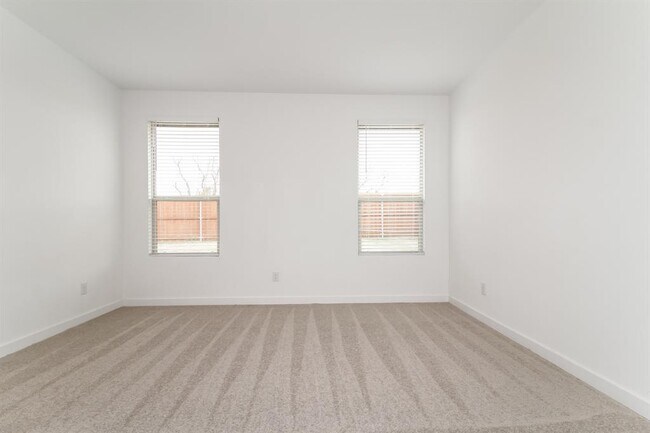 Building Photo - 1908 Ponderosa Pne Ln