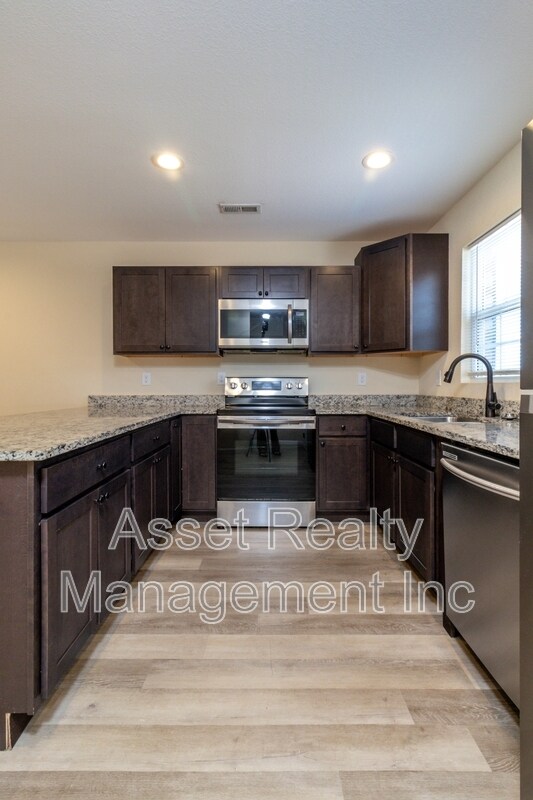 Building Photo - 931 Warrior Hill Dr