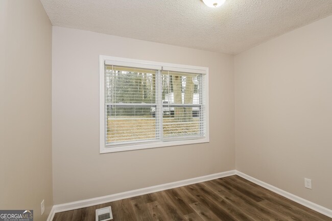 Building Photo - 3687 Saturn Dr NW