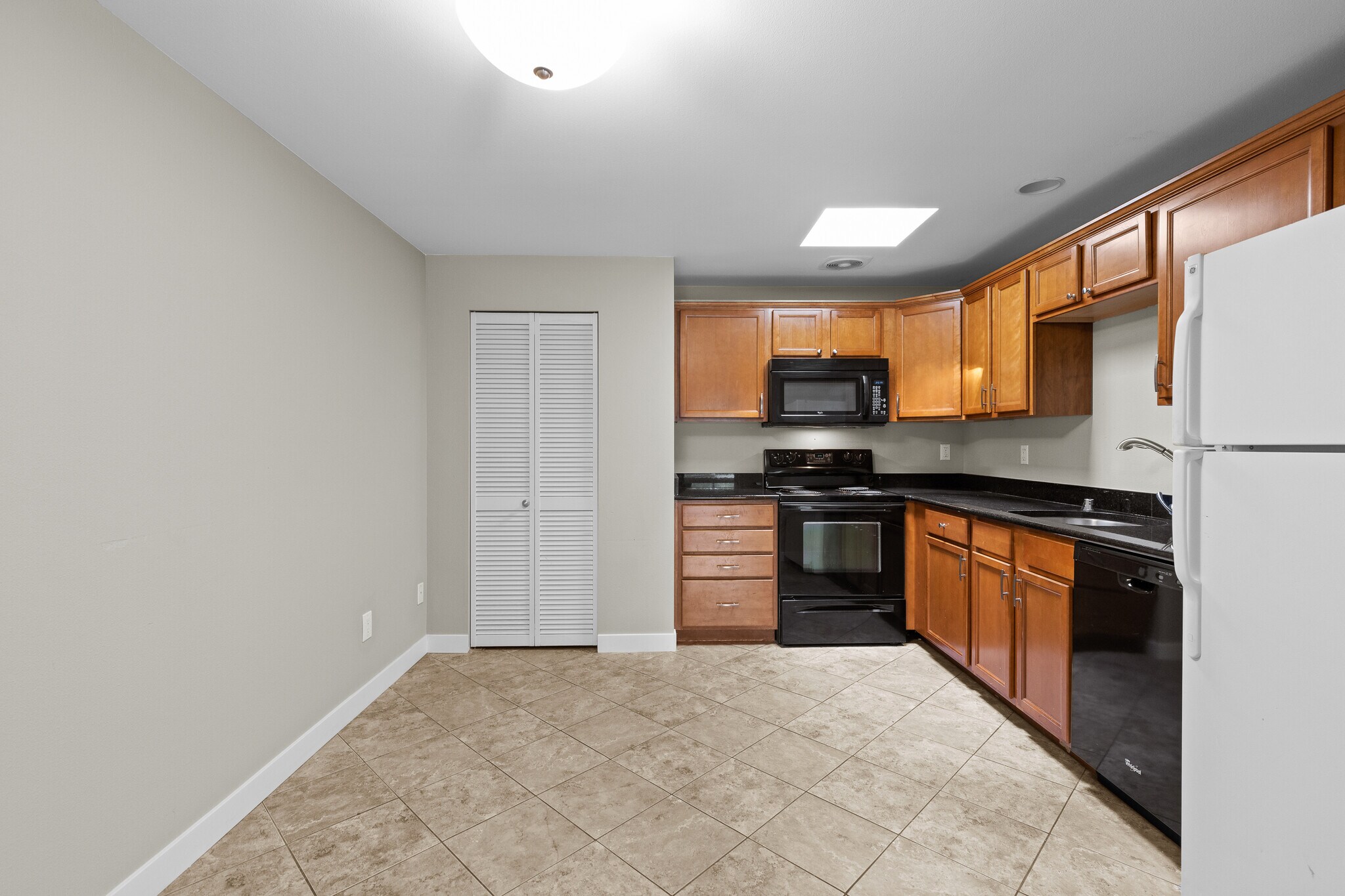 Building Photo - 4308 NE Sunset Blvd