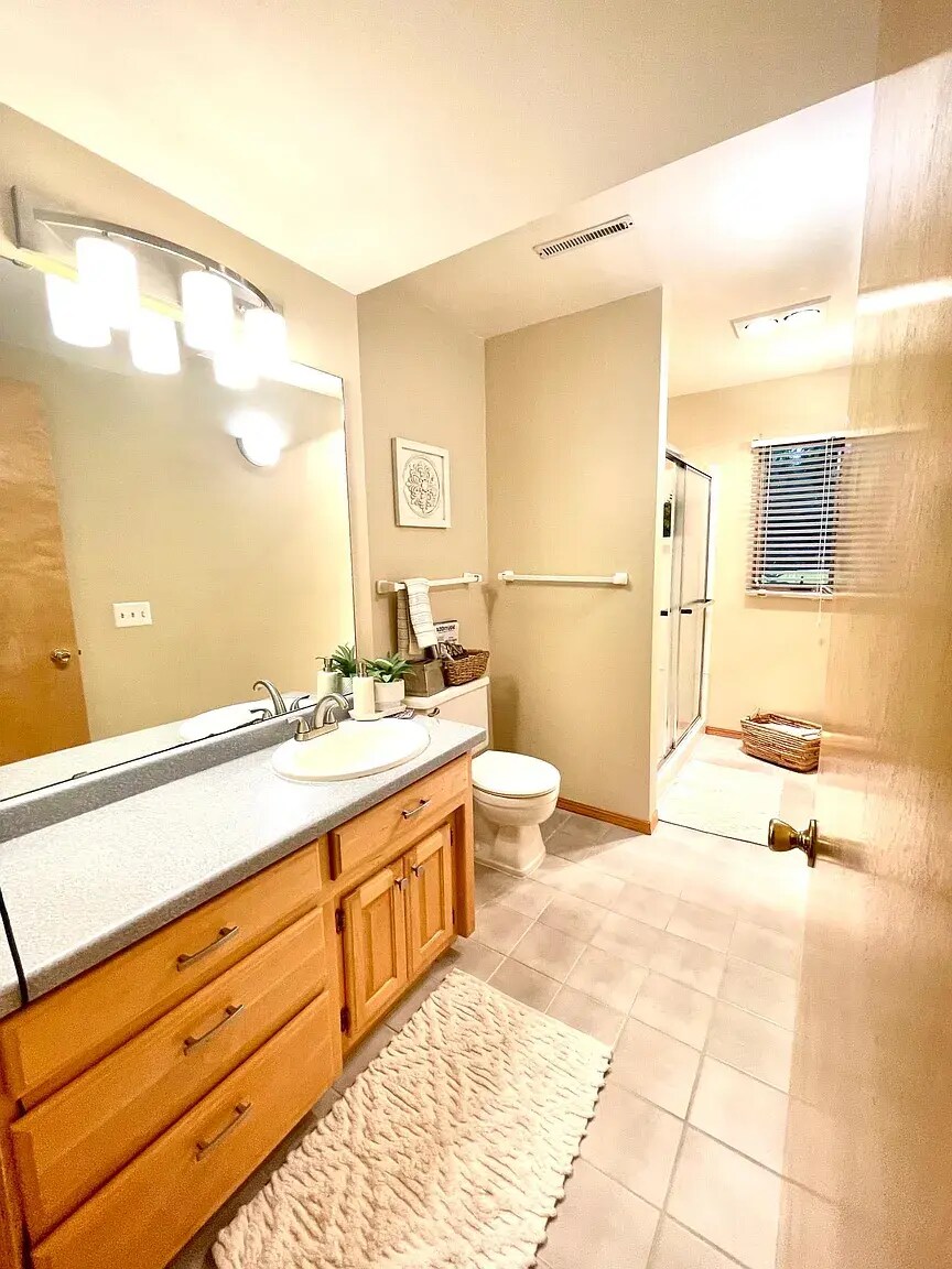 Building Photo - 3303 Prairie Rd