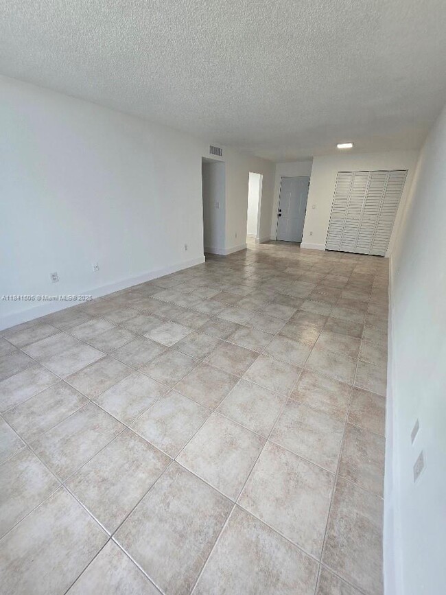 Building Photo - 5625 W 20th Ave