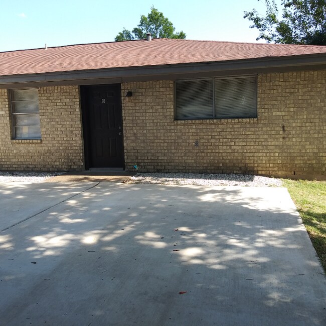 Building Photo - 4013 Amoor Ave