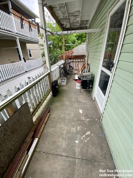 Building Photo - 12 Douglas Ave