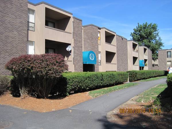 Building Photo - 16G Shrewsbury Green Dr