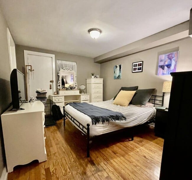 Building Photo - 2 bedroom in Chicago IL 60614