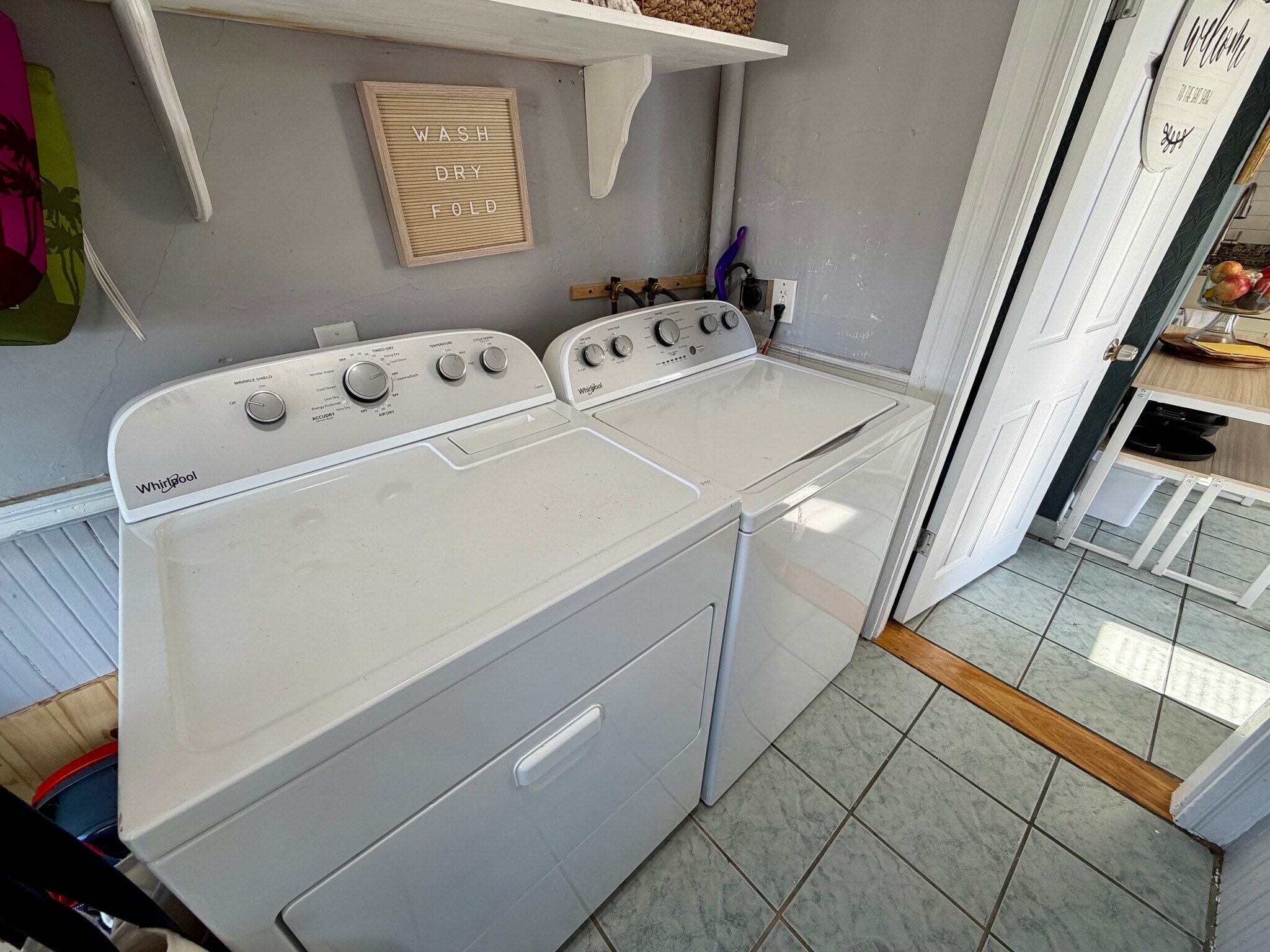 Building Photo - 407 Charles St