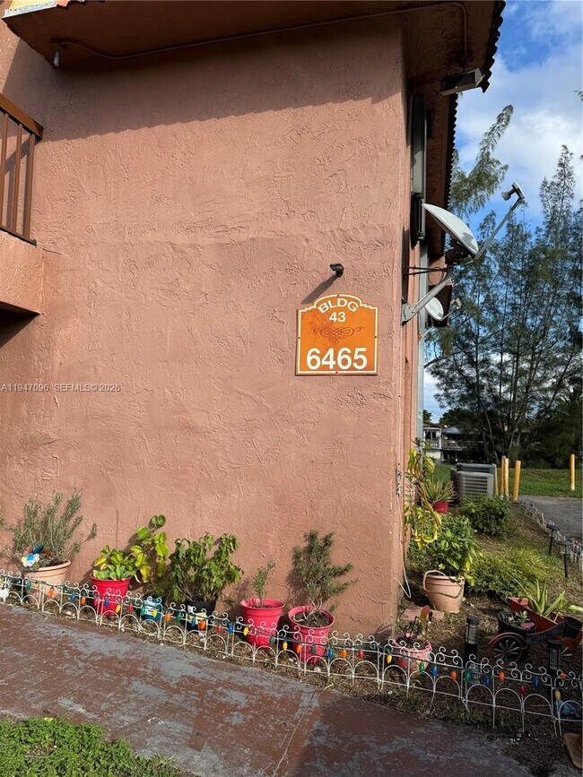 Building Photo - 6465 W 27th Ave