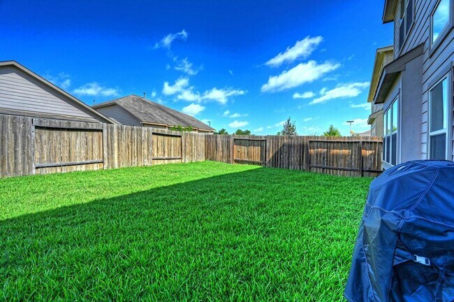 Building Photo - 5555 Casa Martin Dr