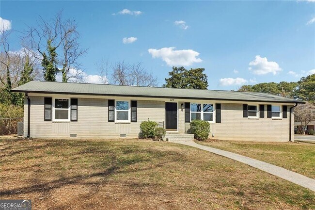 Building Photo - 2219 Lisa Dr SE