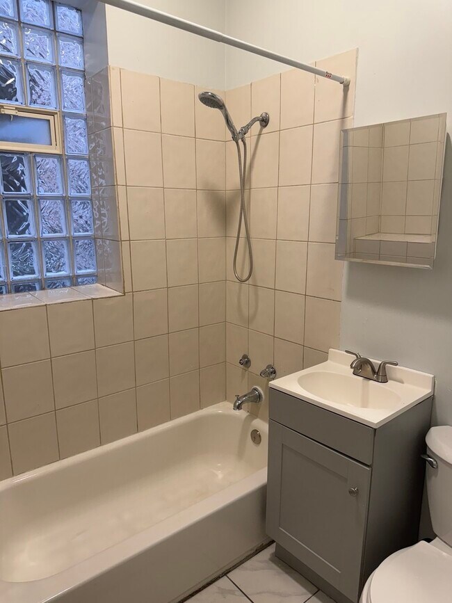 Building Photo - 6344 S Eberhart Ave