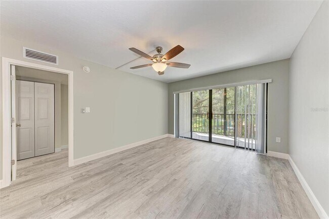 Building Photo - 515 30th Ave W