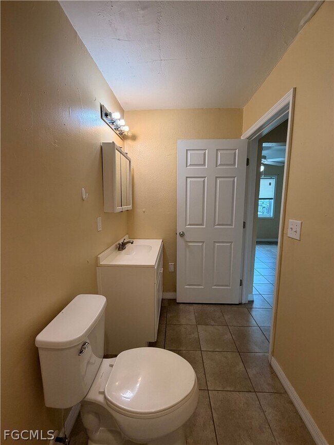 Building Photo - 1906 Coronado Rd