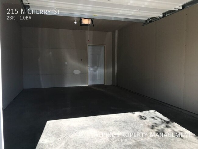 Building Photo - 2 Bedroom Townhome for rent in Lennox, SD!!
