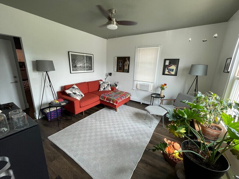 Primary Photo - 137 Bracewell Ave