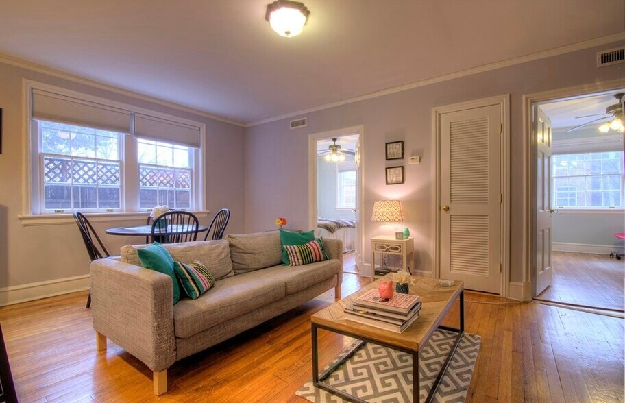 Building Photo - 3122 Kensington Ave