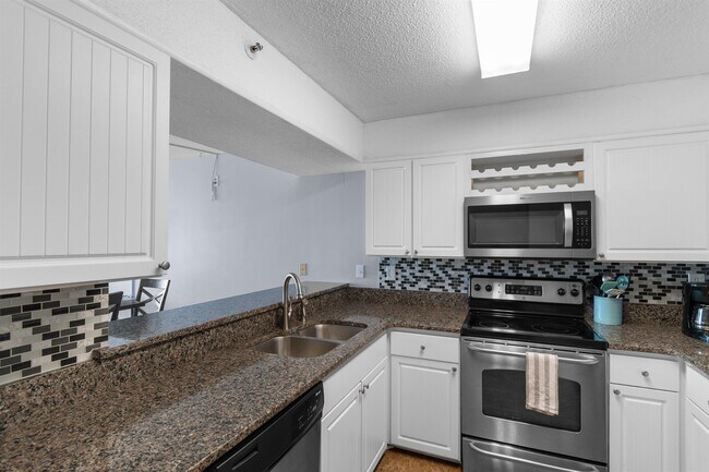 Building Photo - 1425 S Ocean Blvd