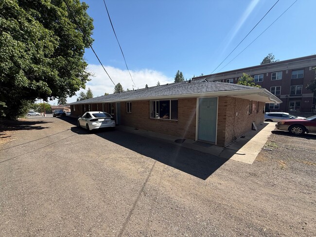 Building Photo - 607 C Street in Cheney Near EWU Campus!