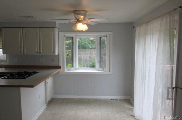 Building Photo - 2876 Stennett St