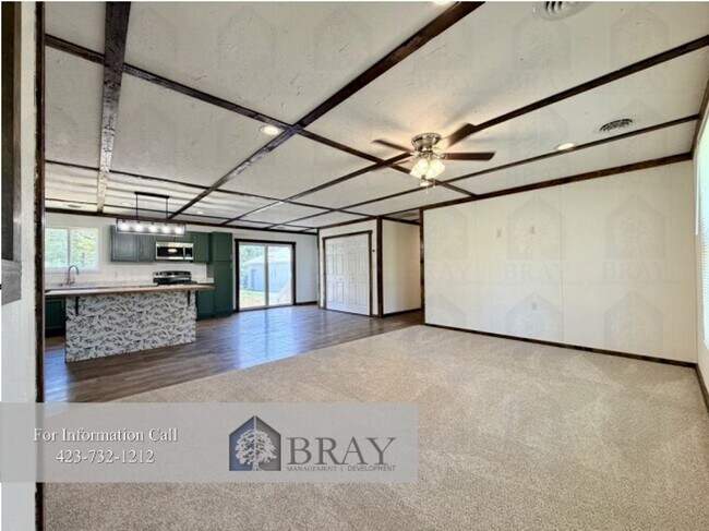 Building Photo - 307 Honeysuckle Dr