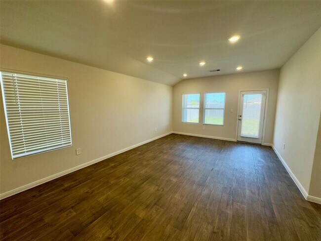 Building Photo - 1302 Camden Ln