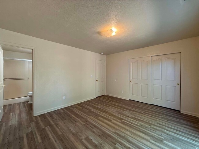 Building Photo - 155 Derek Dr