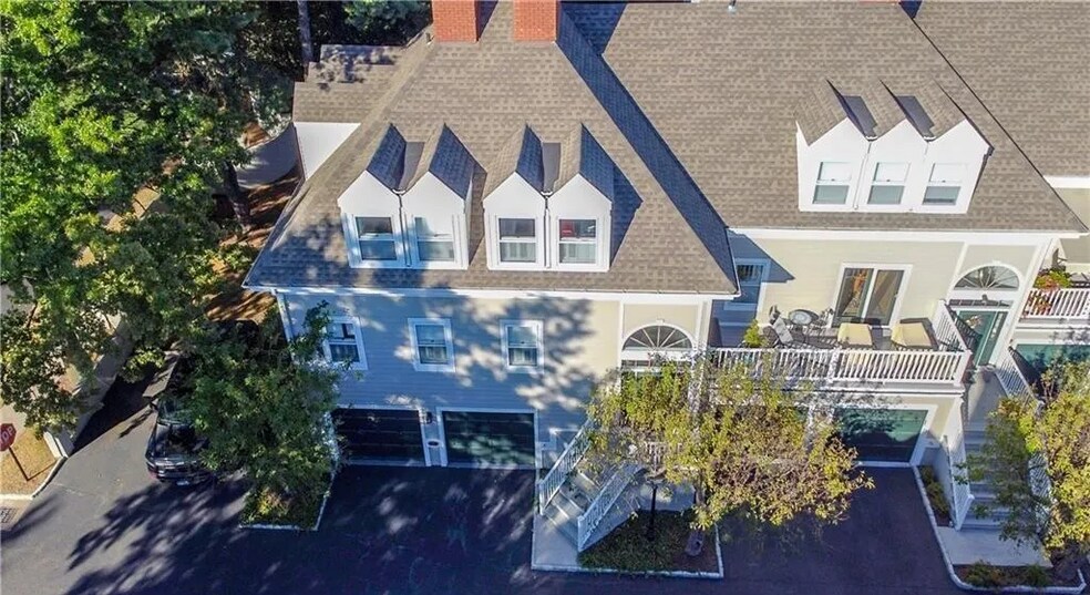 Aerial view - 450 Center St
