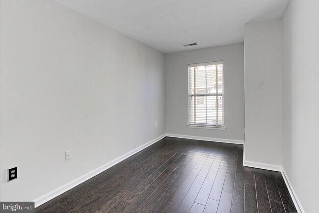 Building Photo - 5120 Grimm Dr