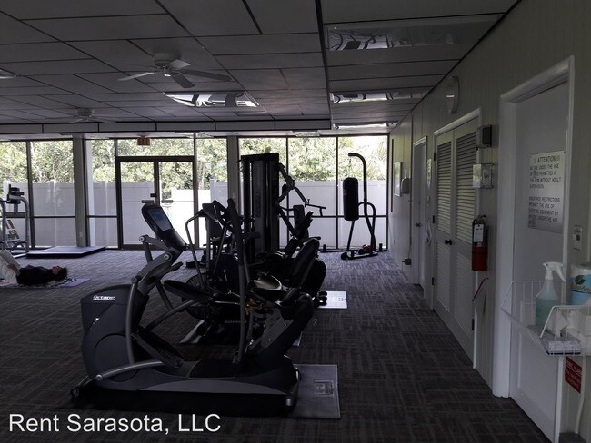 Building Photo - 4330 Falmouth Dr