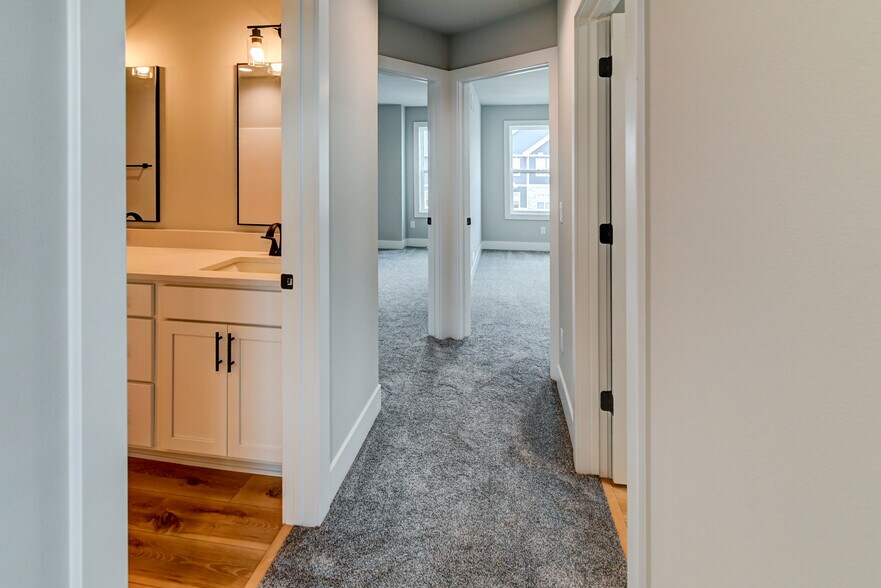 Building Photo - 4863 Lacy Rd