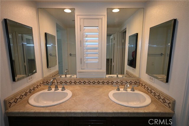 Building Photo - 2 Nautical Mile Dr