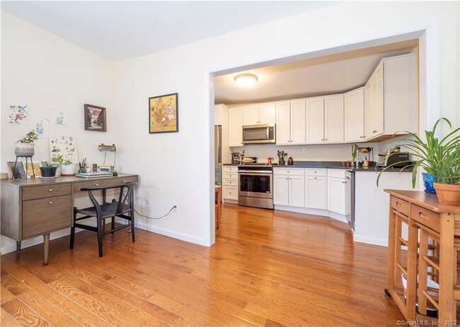 Building Photo - 115 Main St