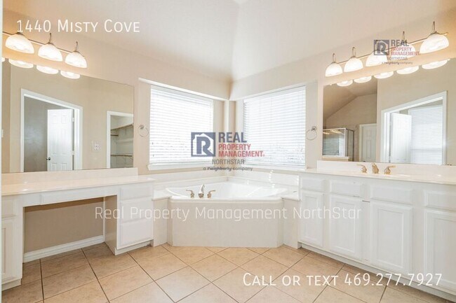 Building Photo - 1440 Misty Cove Dr