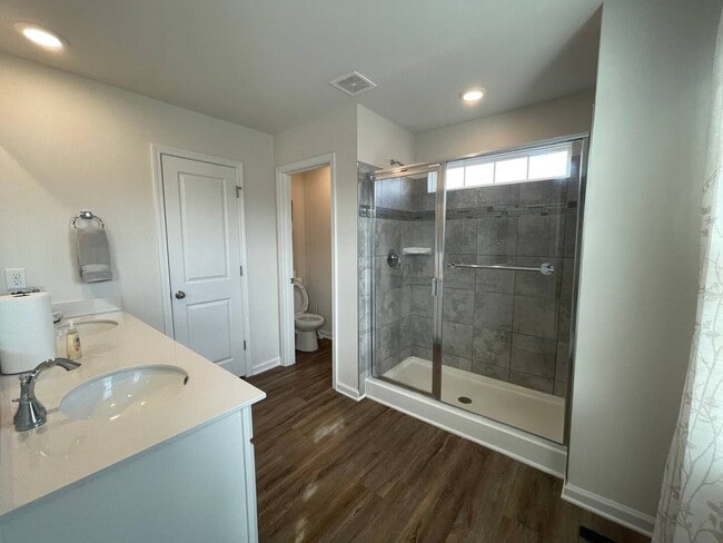 Building Photo - Furnished Townhome in Greer is Available