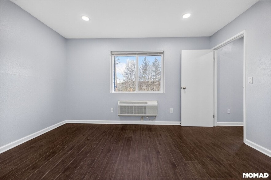 Building Photo - 9 Vreeland Ave